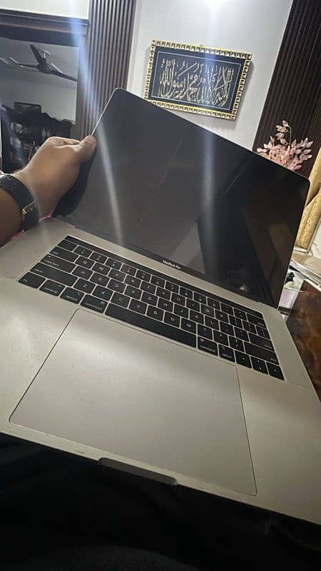 macbook pro 2019 1