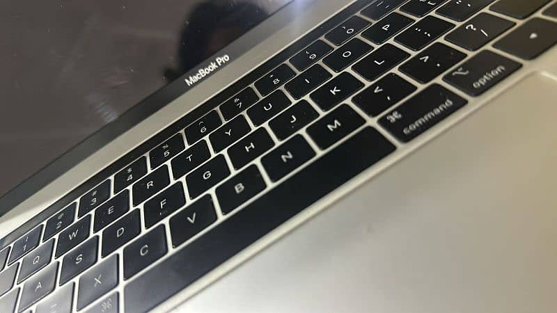 macbook pro 2019 4