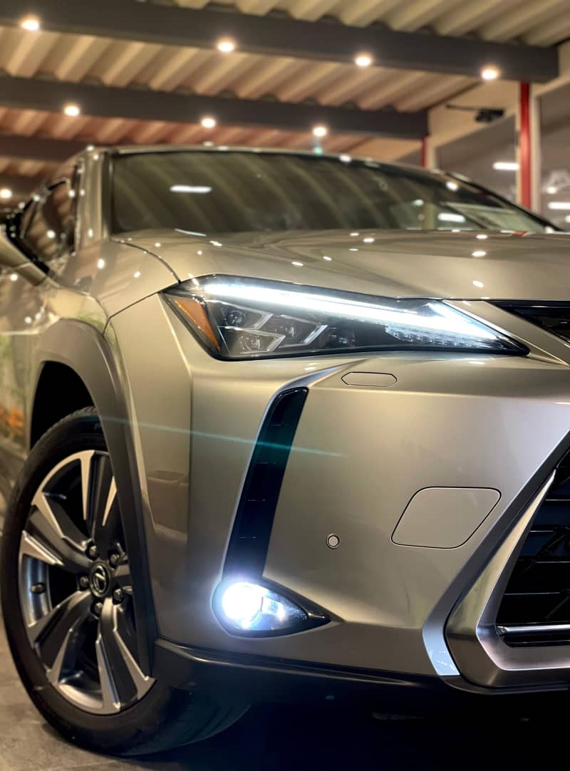 Lexus UX300e 2021 L 15
