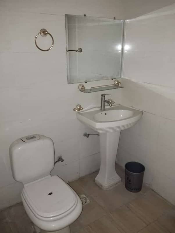 1 Bedroom'S 978 Sqft Apartment Available For Sale Defence Executive Tower 9