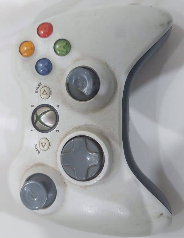 Two Xbox 360 Original wireless controllers 1