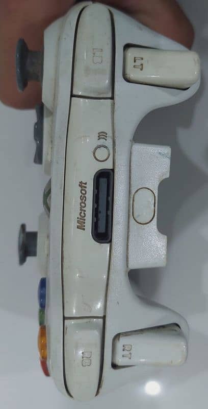 Two Xbox 360 Original wireless controllers 6