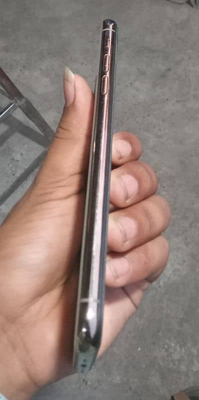 iPhone 11pro Max 512gb NoN PTA factory unlocke 5