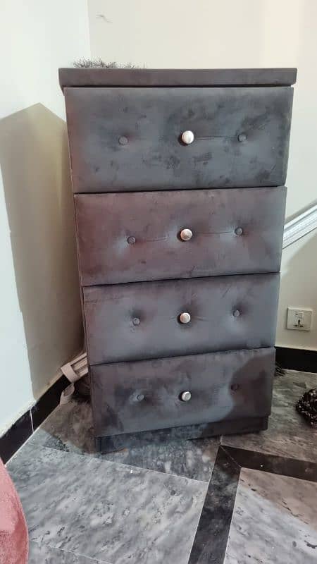 ELEGANT BED SET FOR SALE 2