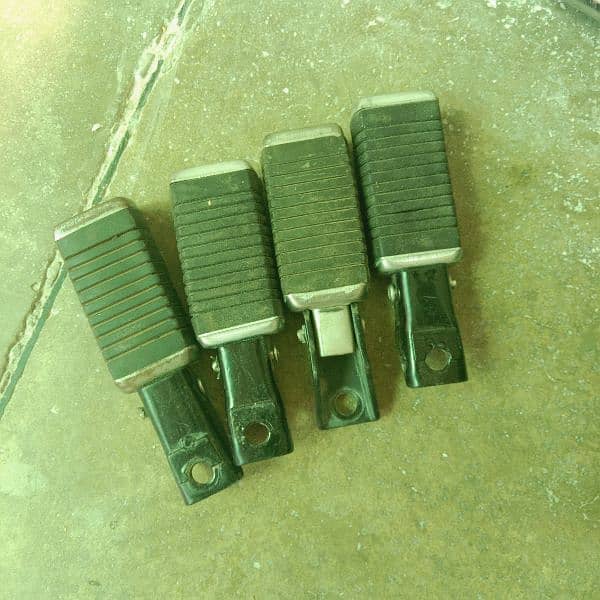fuel tank and tapay and pair of 2 foot races are free 2