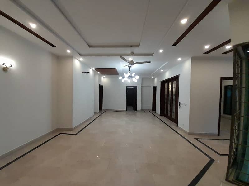Kanal 5 Bed House Available For Rent In Dha Phase 3 4