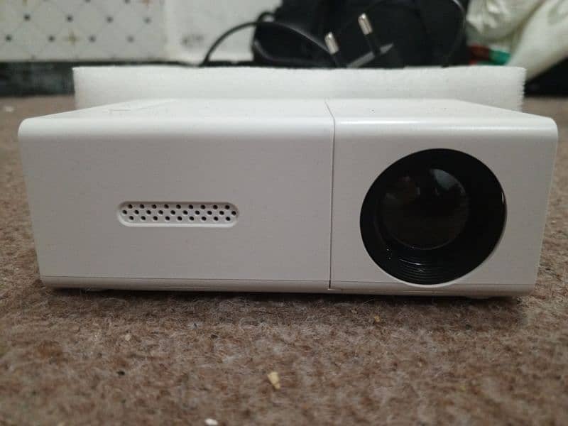 Mini HD Led projector 0