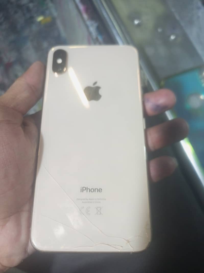 Apple iPhone XS Max 1