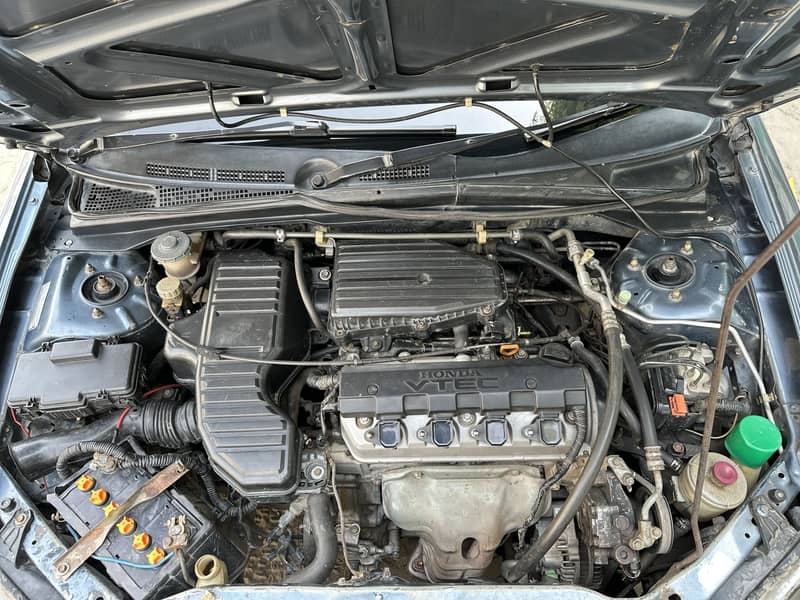 Honda civic vti oriel (cat eye) 9