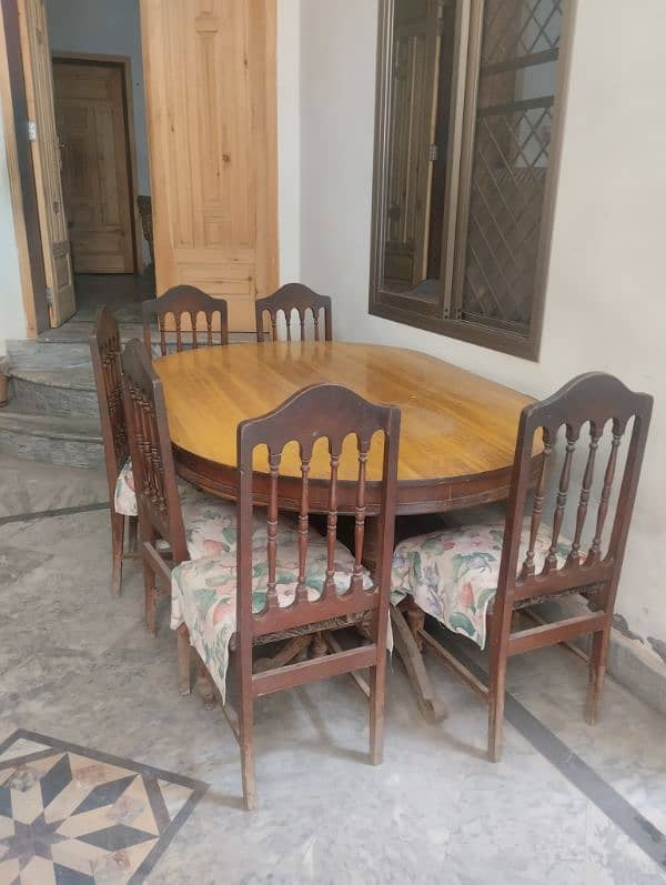 6 Seater dining table 0