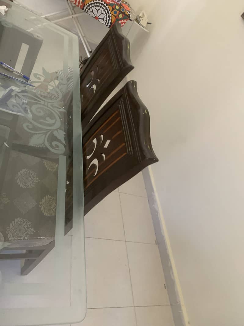 DINNING TABLE WITH 4 chair 0