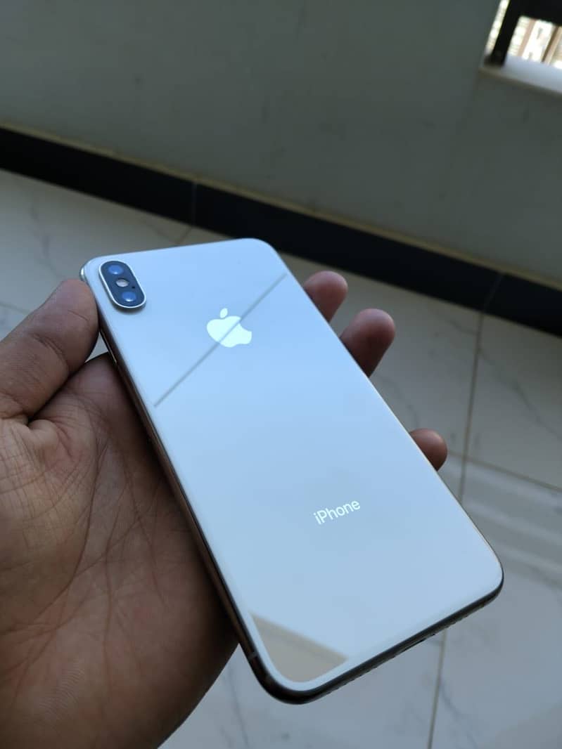 Iphone xs max pta approved 512gb 0