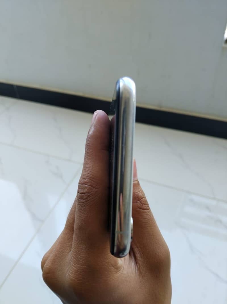 Iphone xs max pta approved 512gb 7