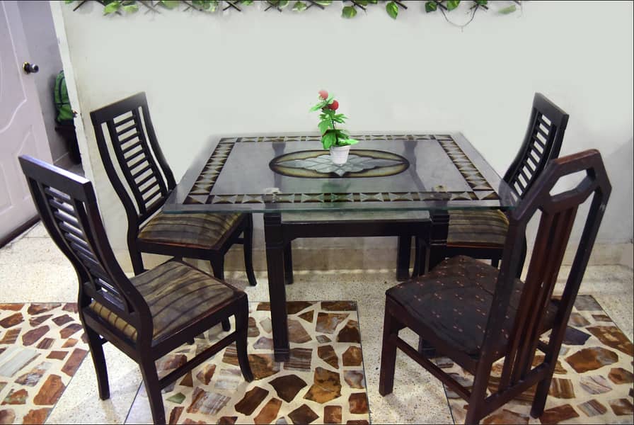 Dining Table 0