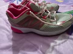 brooks and karimore brand joggers size 7