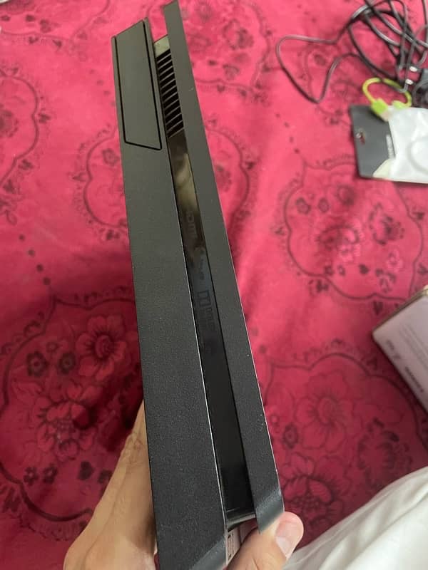 PS4 Slim Jailbreak 500GB – Excellent Condition + Original Accessories 4