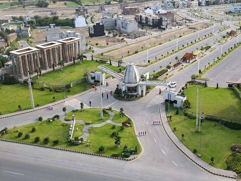 Calling All Investors And Dream Home Builders! Don't Miss Out On This Exclusive 1 Kanal Plot For Sale In The Heart 5