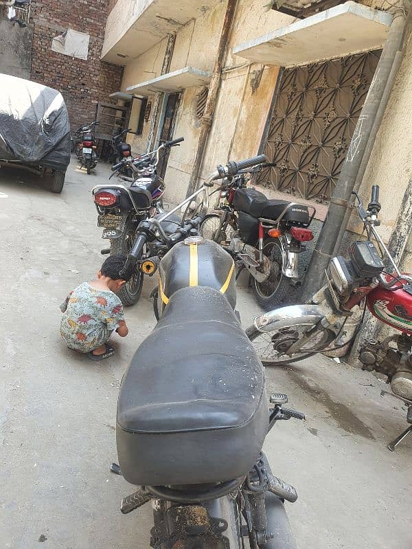 Road Prince 110CC black color 0
