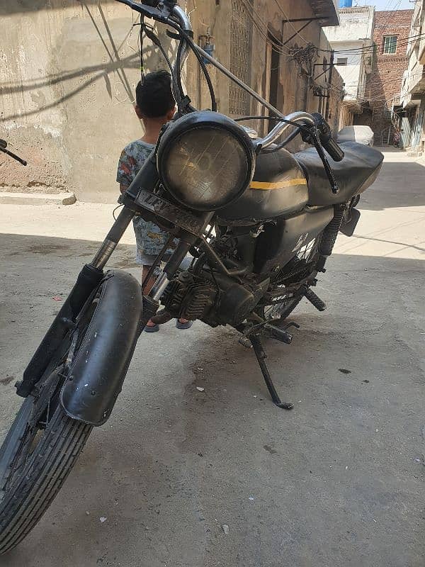 Road Prince 110CC black color 3