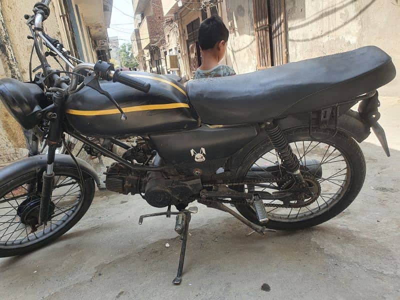 Road Prince 110CC black color 4
