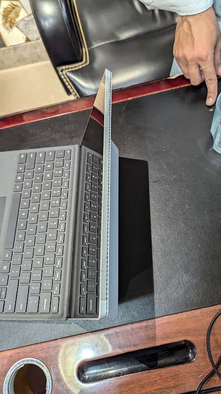 Microsoft Surface Pro 4 6th Gen – i5 8GB RAM, 256GB SSD, Touch Display 1