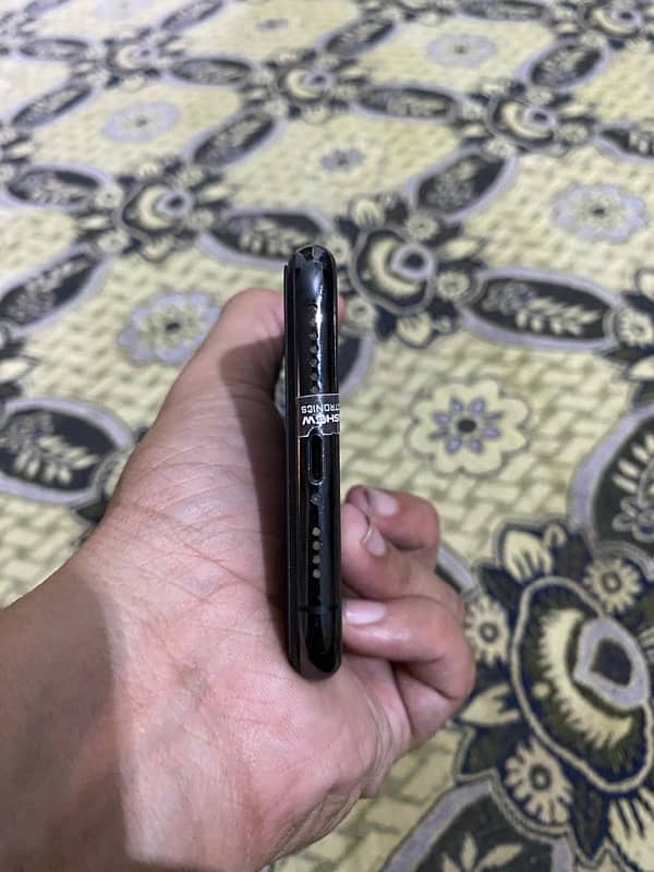 iPhone 11 Pro Max 64gb Factory unlock 4