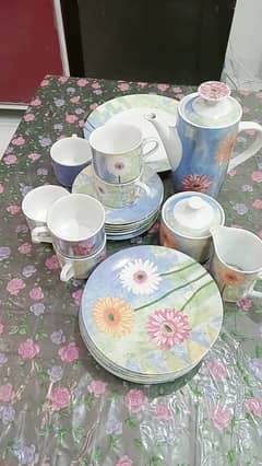 Ecnomical tea and cake set  6 cake plates 6 tea cups  6 socer plate 1