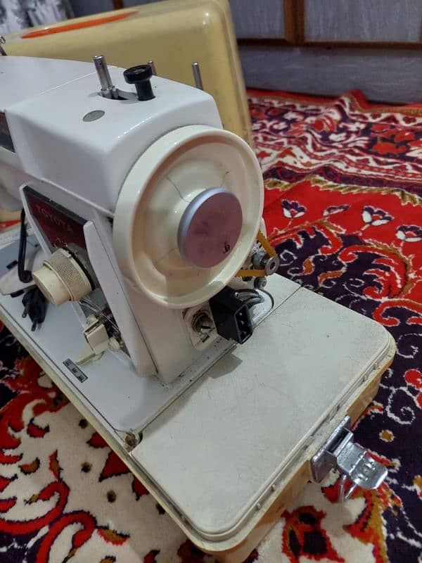 Toyota sewing machine Over lock, peeko, karhai machine 2