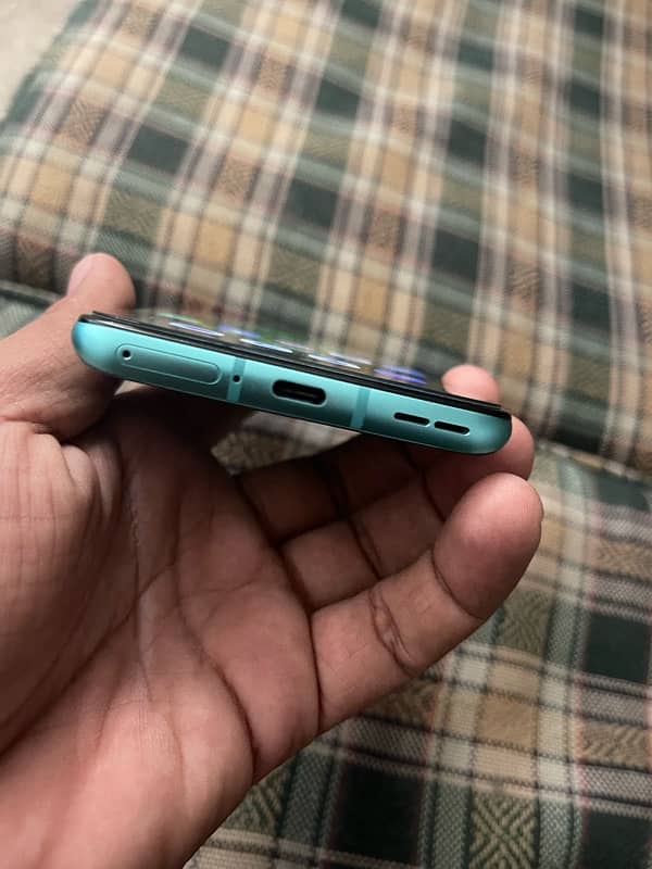 one plus 8 t 12/256 3