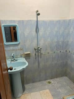 5 Marla ViP Upper portion urgent for rent in sabzazar