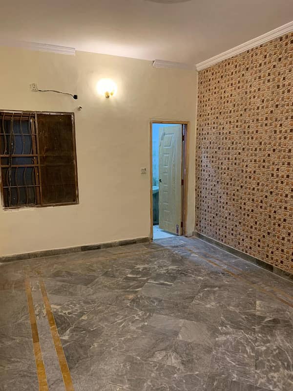 5 Marla ViP Upper portion urgent for rent in sabzazar 1
