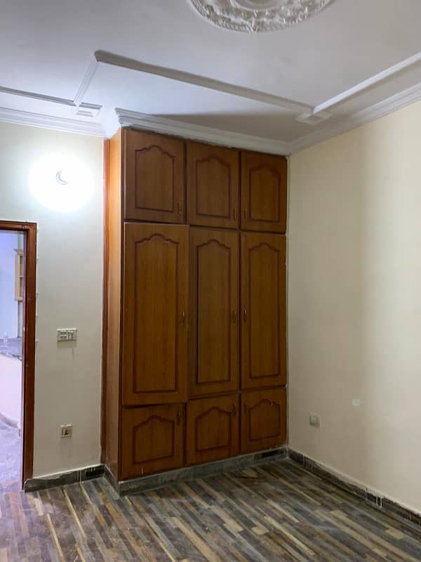 5 Marla ViP Upper portion urgent for rent in sabzazar 3
