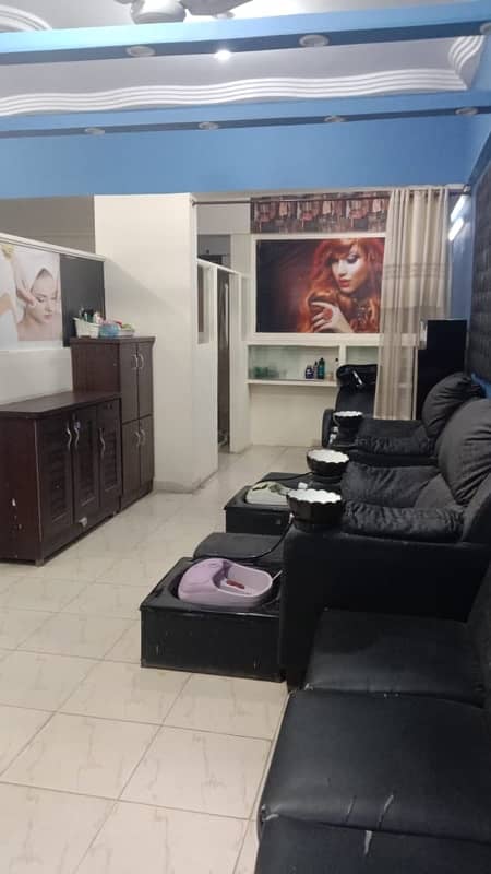 Salon Setup for sale in Gulistan e Johar Block 14 Karachi. 1
