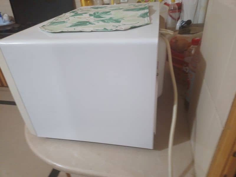 Dawlance Microwave 2