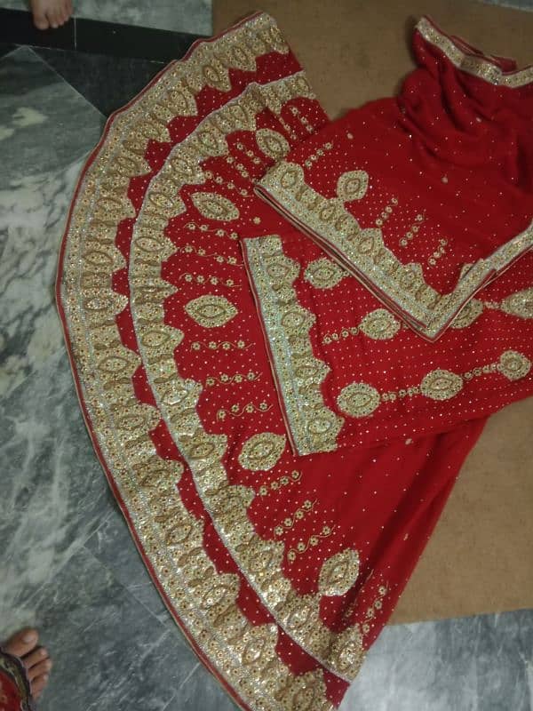 red bridal lehnga 0