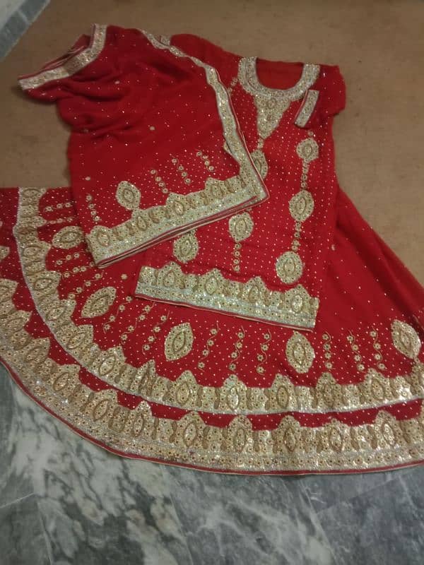 red bridal lehnga 1