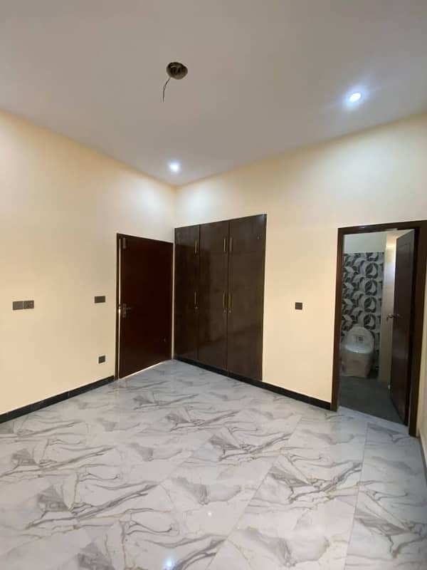 Ideal Location 3Bed DDL 125sq Yd Villa FOR SALE At ALI BLOCK All Amenities Nearby Including MOSQUE, General Store &Amp; Parks 8