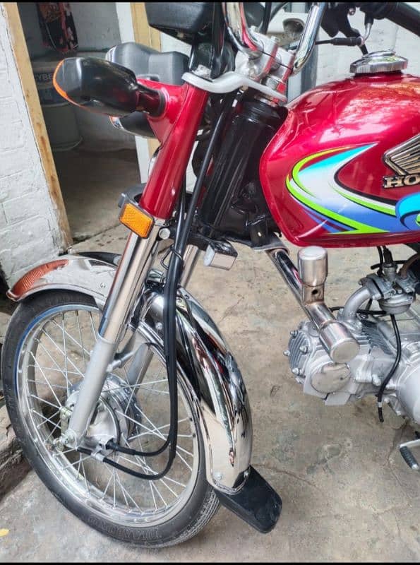 Honda CD 70 model 2023/24 ,03159692745 0