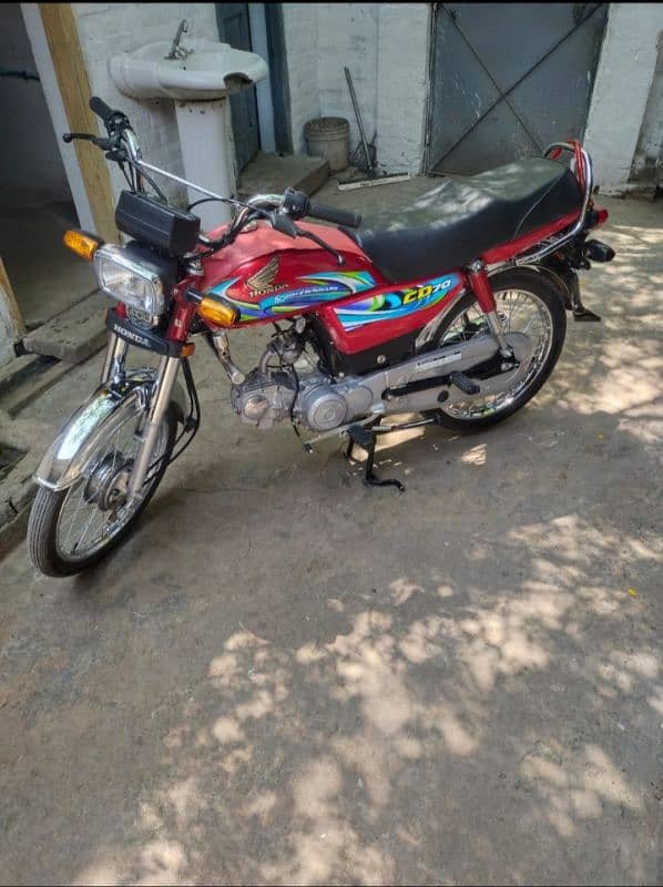 Honda CD 70 model 2023/24 ,03159692745 3