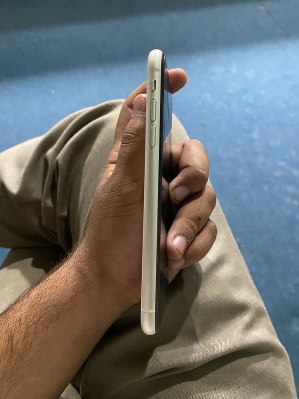 iPhone 11 1