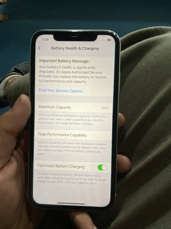 iPhone 11 4