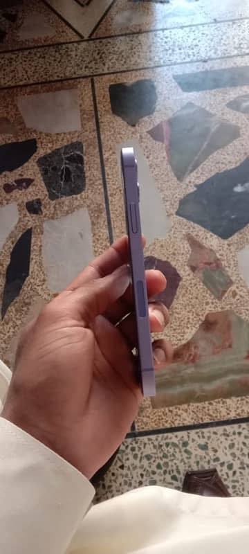 iphone 12 4