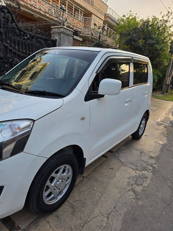 Suzuki Wagon R AGS 2022 Model 3