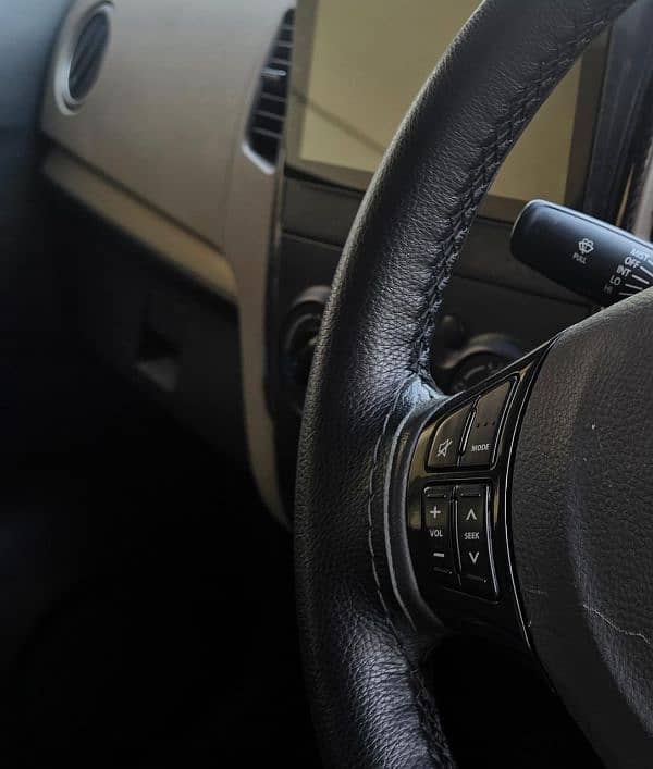 Suzuki Wagon R AGS 2022 Model 9