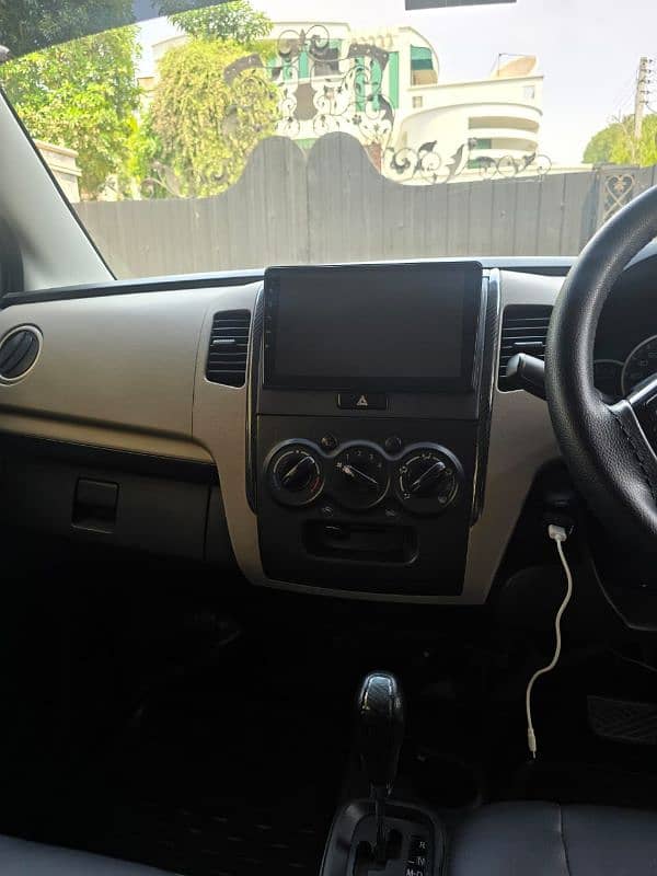 Suzuki Wagon R AGS 2022 Model 12