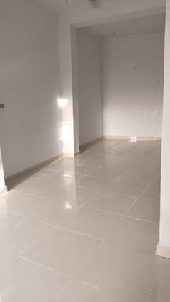 Hall/Shops/Office