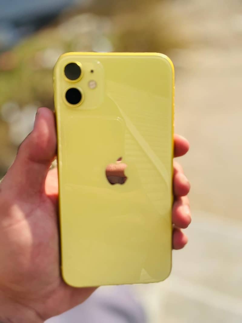 iPhone 11 128 gb factory unlock bettery 73 health baki bilkul oky set 1