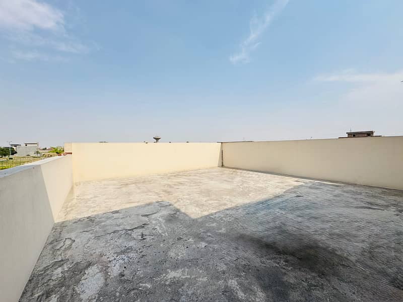 10 Marla House Available for Sale in Royal Palm City 6