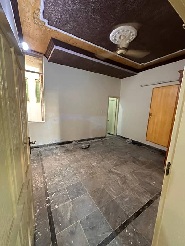 Uper portion for rent chaklala scheme 3 ayub colony 2bed tv loung dariwng room dayning rom kitchen 2bath Pani bijli gass 24 hours available 6