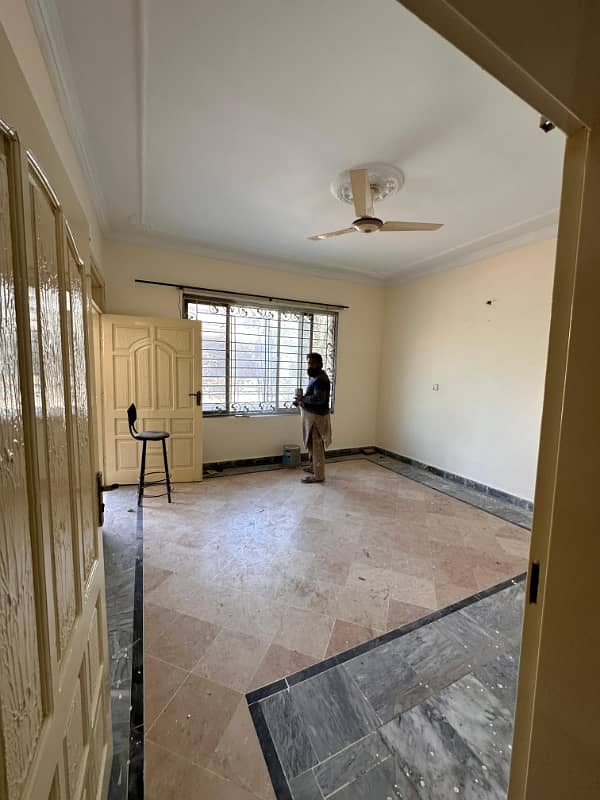 Uper portion for rent chaklala scheme 3 ayub colony 2bed tv loung dariwng room dayning rom kitchen 2bath Pani bijli gass 24 hours available 7